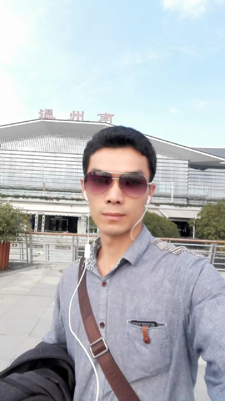 错把真心喂了狗的第三张照片--明溪相亲网